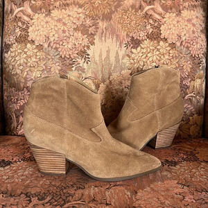 Lucky Brand‎ Size 9 Ellamy Tan Suede Booties with Pointed Toe